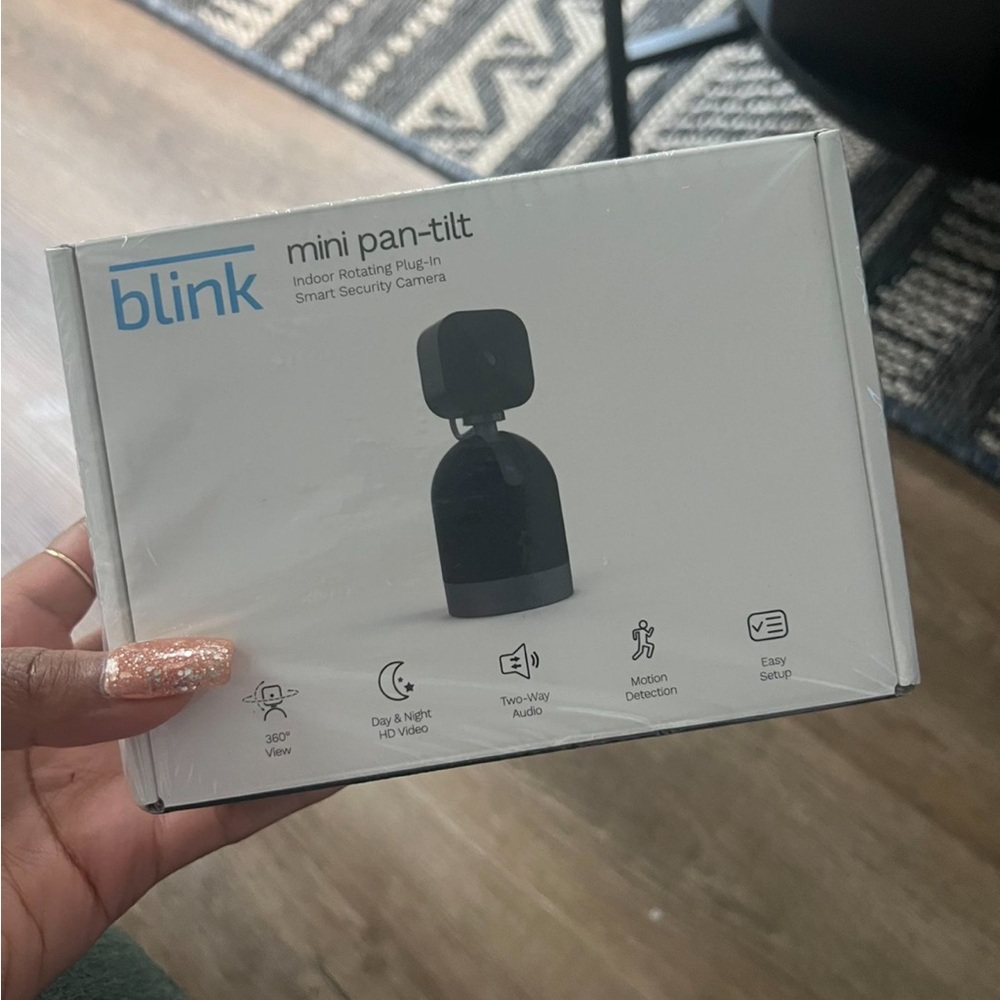 Blink Security Camera Bundle (4th Gen) - Picture 3 of 3
